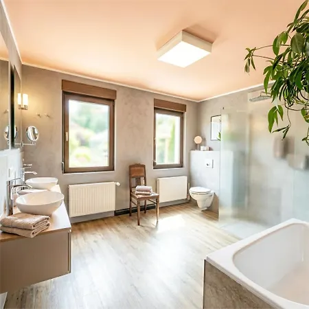 Natur-ferien-haus Klein Rosenburg 120qm, Kamin, 100mbit Wlan, Eingezaeunter Garten Dom wakacyjny *